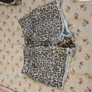 SO hi rise leopard short